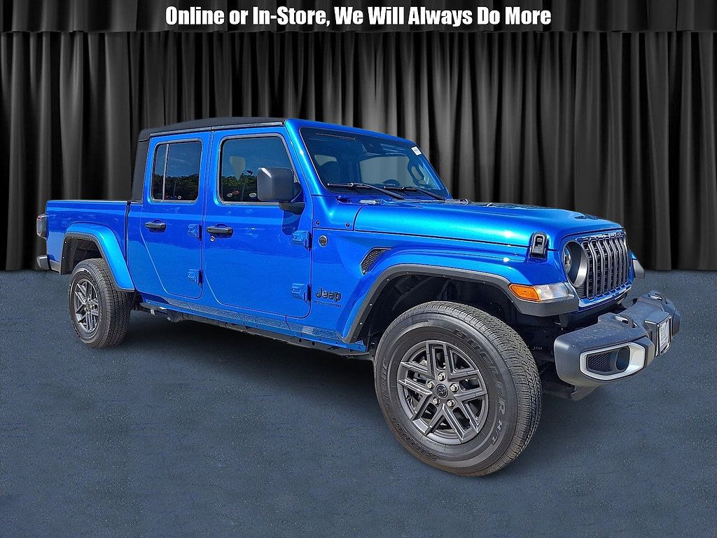 Used 2024 Jeep Gladiator Sport AWD/4WD image 1