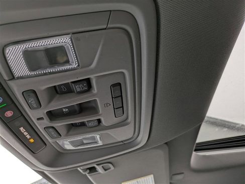 Used 2021 GMC Sierra 2500 SLT w/ SLT Premium Package image 29