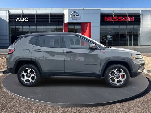Used 2022 Jeep Compass Trailhawk w/ Trailhawk Convenience Group image 4