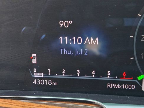Used 2023 Cadillac Escalade ESV Luxury RWD image 14