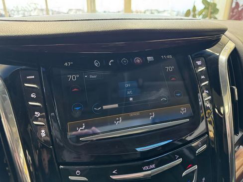 Used 2017 Cadillac Escalade Premium Luxury image 26