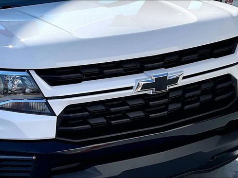 Used 2022 Chevrolet Colorado LT AWD/4WD image 32