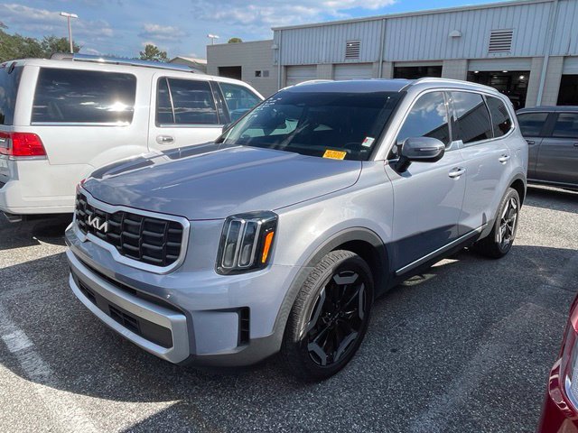Used 2023 Kia Telluride S FWD image 7
