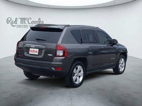 Used 2014 Jeep Compass Latitude FWD image 5