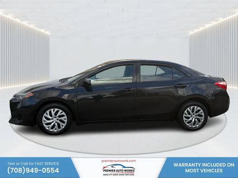 Used 2017 Toyota Corolla LE FWD image 9