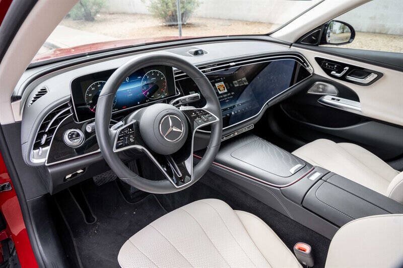 Used 2025 Mercedes-Benz E 450 4MATIC All-Terrain Wagon image 9