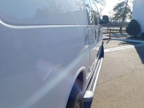 Used 2024 GMC Savana 2500 w/ Driver Convenience Package image 9