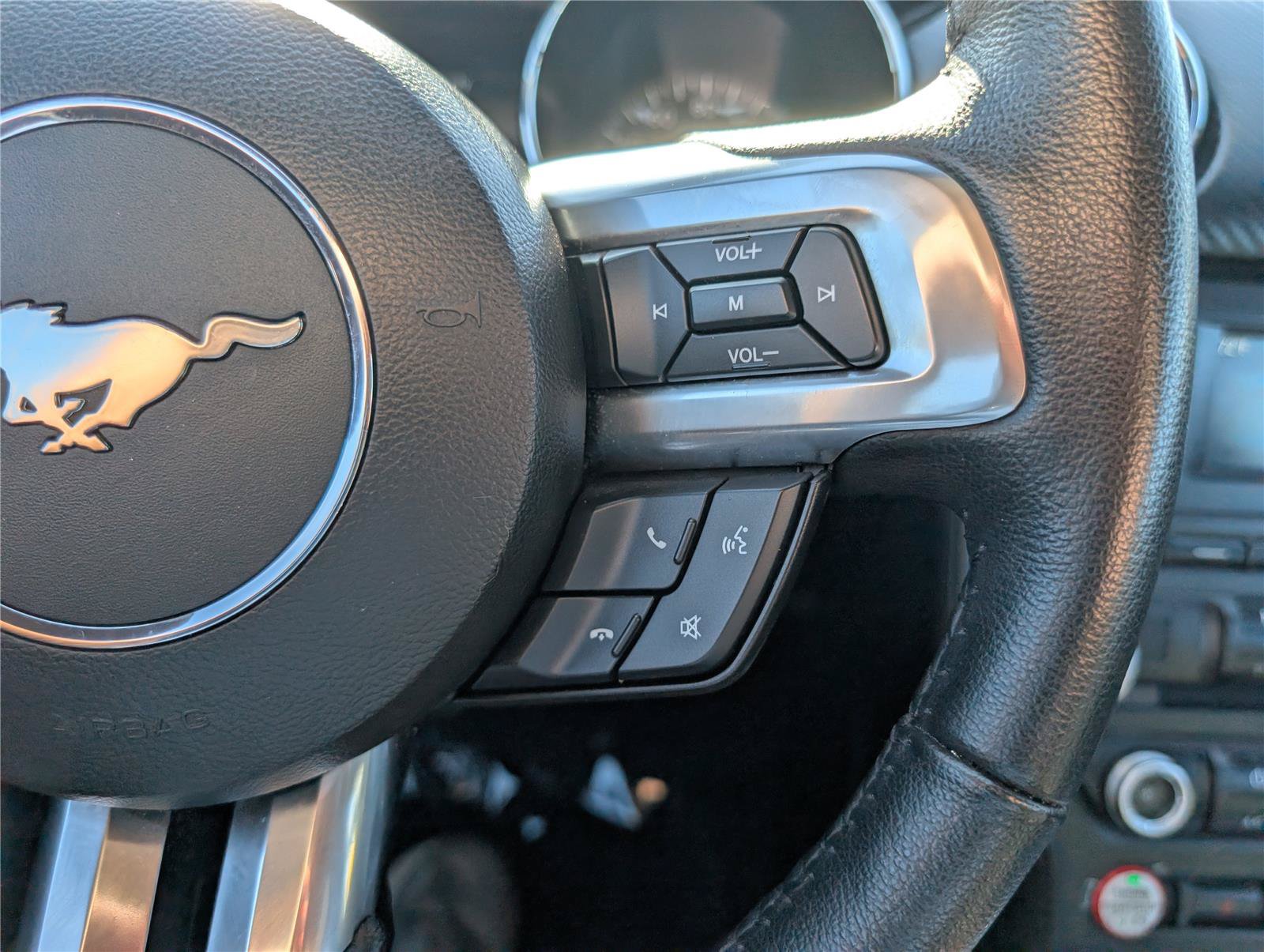 Used 2016 Ford Mustang Coupe RWD image 18