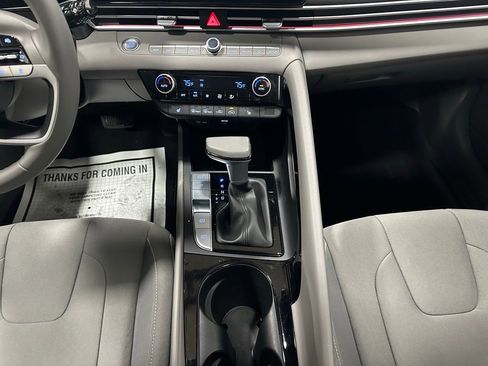 Used 2025 Hyundai Elantra SEL w/ Cargo Package image 36