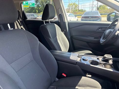 Used 2025 Nissan Rogue S AWD/4WD image 24