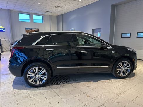 Used 2025 Cadillac XT5 Premium Luxury image 2