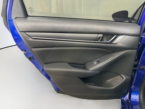 Used 2018 Honda Accord Sport image 24