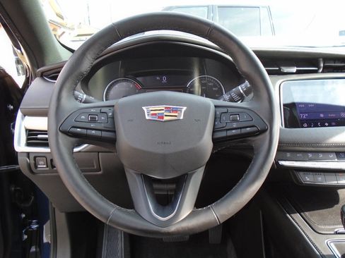 Used 2019 Cadillac XT4 Premium Luxury image 15