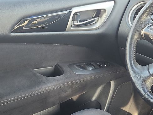 Used 2013 Nissan Pathfinder SV w/ Trailer Tow Pkg image 12