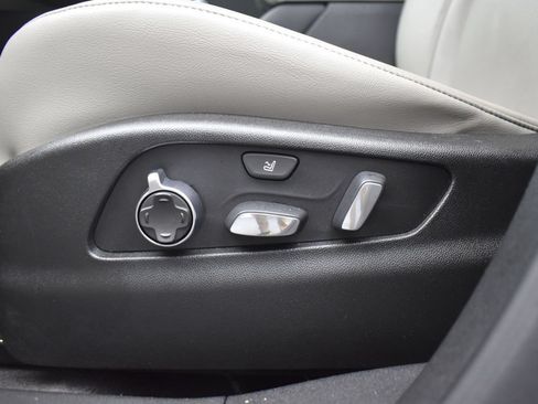 Used 2020 Cadillac XT4 Premium Luxury FWD image 11