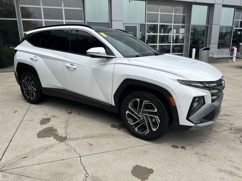Used 2025 Hyundai Tucson Limited AWD/4WD image 2