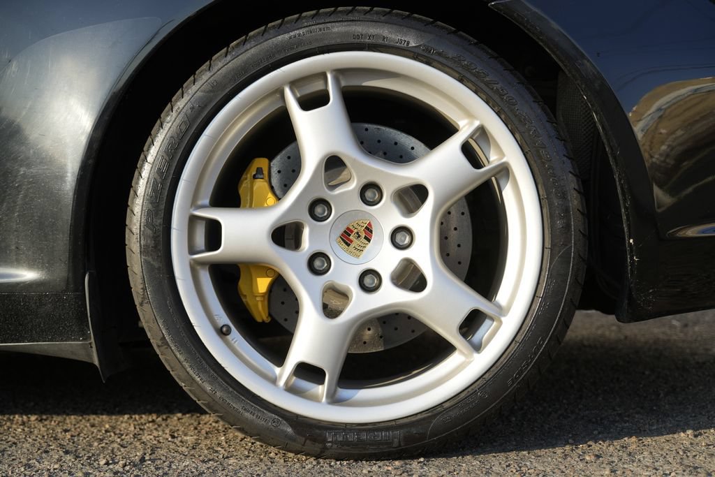 Used 2006 Porsche 911 Carrera S RWD image 18