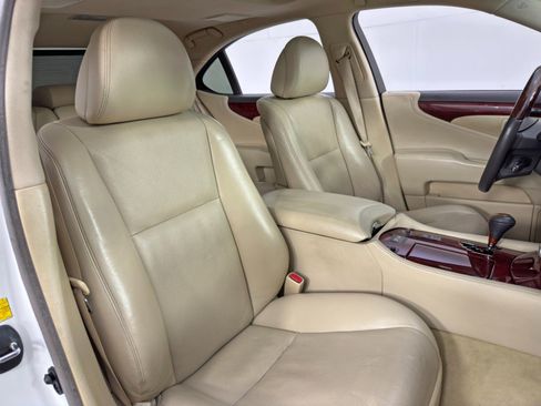 Used 2012 Lexus LS 460 w/ Comfort Pkg image 36