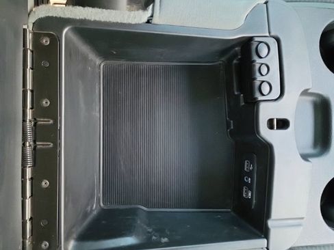 Used 2020 RAM 1500 Classic SLT AWD/4WD image 35