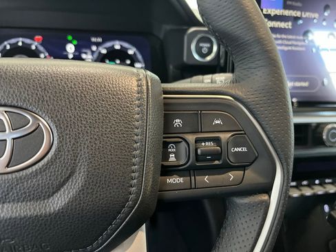 Used 2026 Toyota 4Runner Limited AWD/4WD image 8