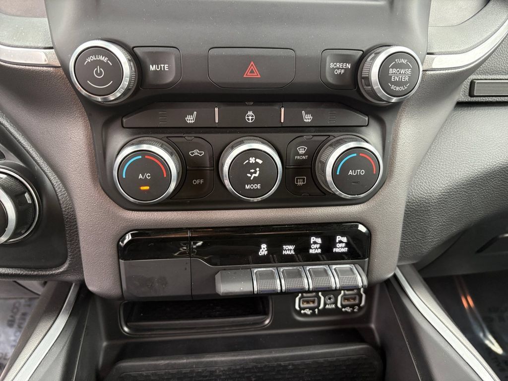 Used 2022 RAM 1500 Big Horn AWD/4WD image 13