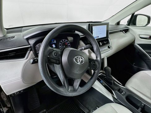 Used 2023 Toyota Corolla Cross L AWD/4WD image 9