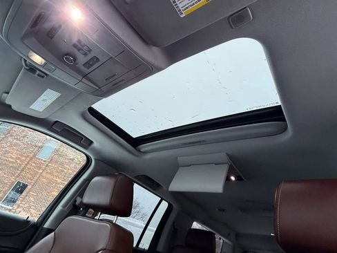 Used 2020 Chevrolet Suburban Premier w/ Premier Plus Edition image 23