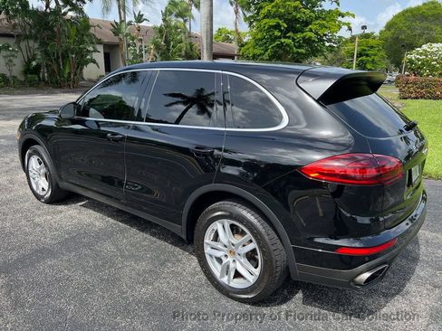 Used 2016 Porsche Cayenne image 3