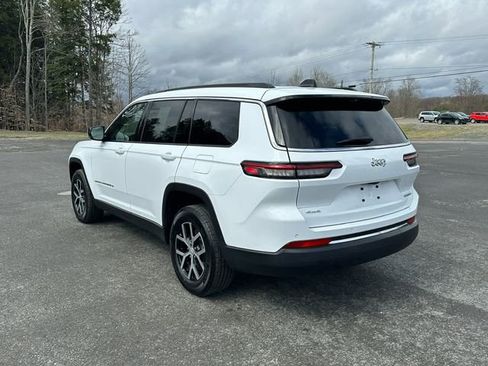 Used 2024 Jeep Grand Cherokee L Limited w/ Luxury Tech Group II AWD/4WD image 2