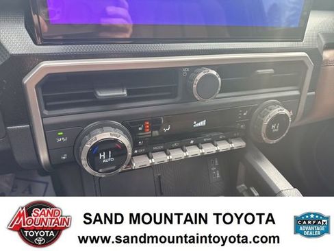 Used 2025 Toyota 4Runner Limited image 23