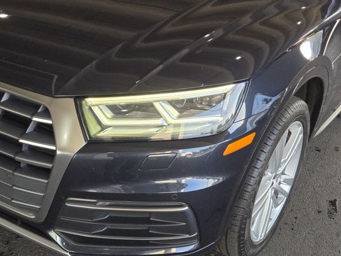 Used 2019 Audi Q5 2.0T Premium Plus w/ Premium Plus Package AWD/4WD image 9