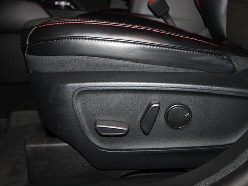 Used 2025 Ford Escape ST-Line w/ Equipment Group 301A image 7