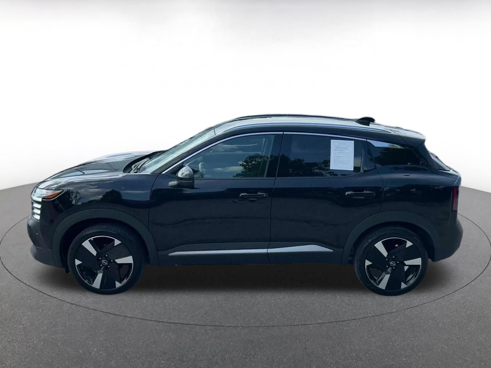 Used 2026 Nissan Kicks SR AWD/4WD image 8