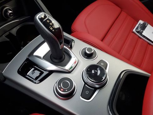 New 2025 Alfa Romeo Stelvio Sprint w/ Convenience Package image 15