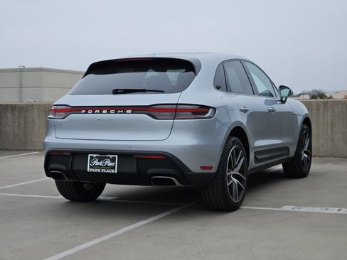 Certified 2025 Porsche Macan image 8