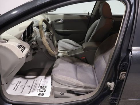 Used 2010 Chevrolet Malibu LS image 2