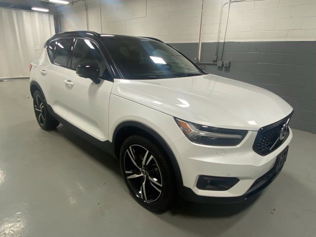 Used 2021 Volvo XC40 T5 R-Design w/ Advanced Package AWD/4WD image 4