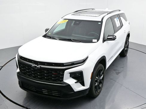 Used 2024 Chevrolet Traverse RS image 45