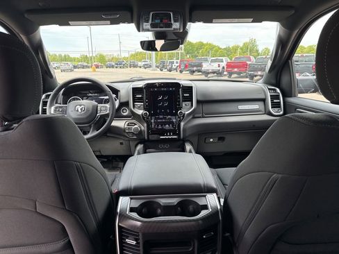 New 2026 RAM 1500 4x4 Crew Cab image 17