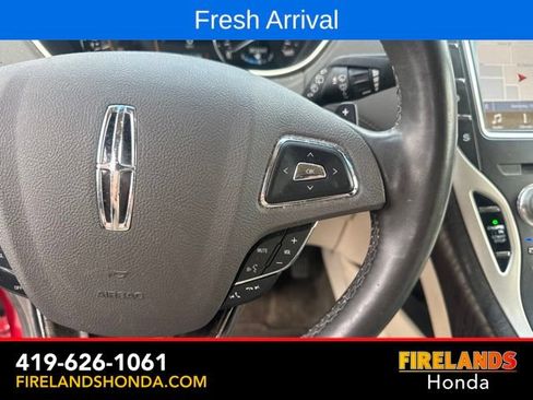 Used 2017 Lincoln MKX Select w/ Select Plus Package FWD image 25