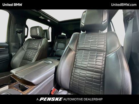 Used 2022 Cadillac Escalade Sport Platinum w/ LPO, ONYX Package AWD/4WD image 5