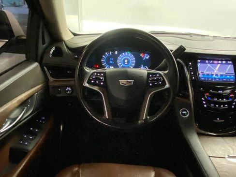 Used 2016 Cadillac Escalade Premium image 35
