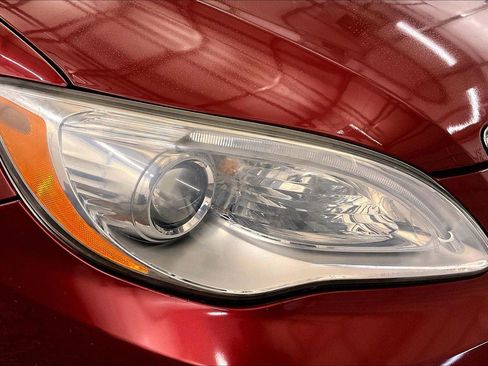 Used 2011 Chrysler 200 Touring image 28