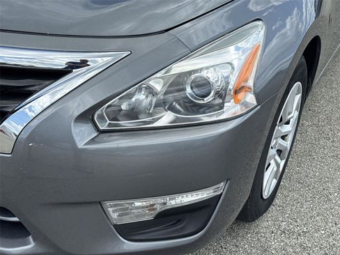 Used 2014 Nissan Altima 2.5 S FWD image 9
