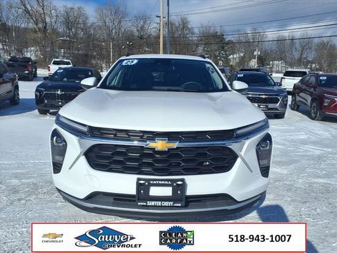 Used 2025 Chevrolet Trax LT w/ Driver Confidence Package image 2