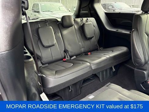 Used 2020 Chrysler Pacifica Touring-L Plus image 12