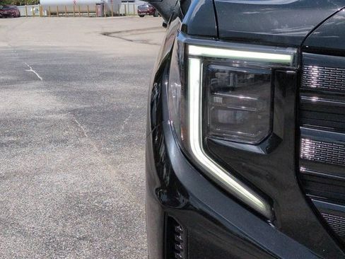 Used 2024 GMC Sierra 1500 Elevation w/ Preferred Package AWD/4WD image 9