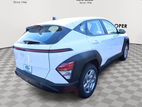 New 2026 Hyundai Kona SE image 7