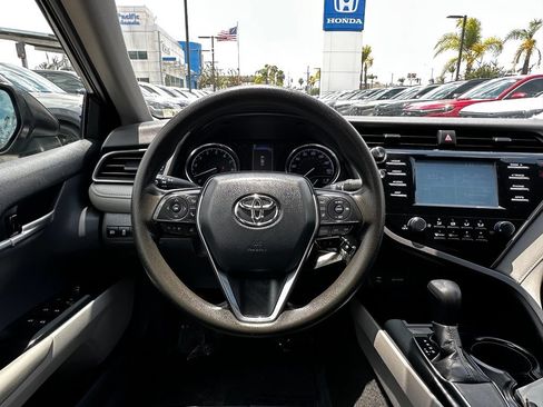 Used 2019 Toyota Camry LE FWD image 18