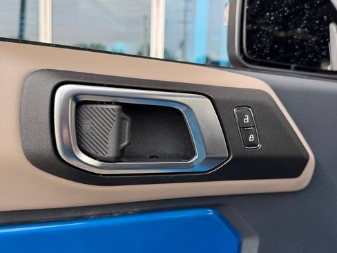 Used 2023 Ford Bronco Wildtrak AWD/4WD image 18